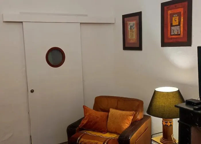 Au Quatre, 2em Etage Centre Historique Дом отдыха *