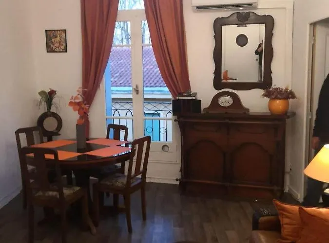 Holiday home Au Quatre, 2em Etage Centre Historique Pezenas