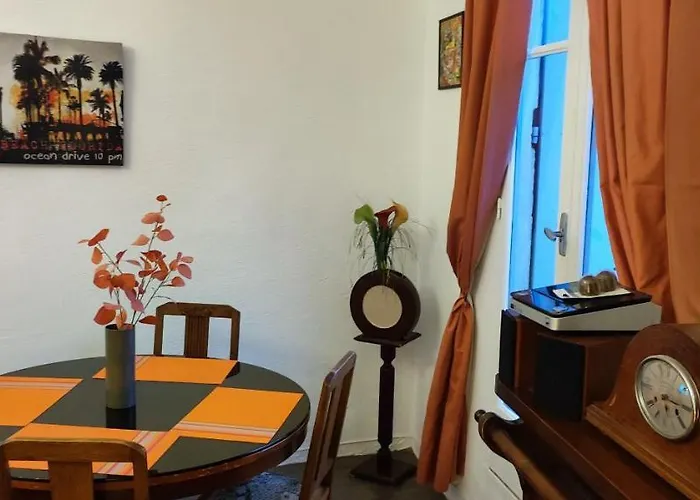 Au Quatre, 2em Etage Centre Historique Σπίτι διακοπών *