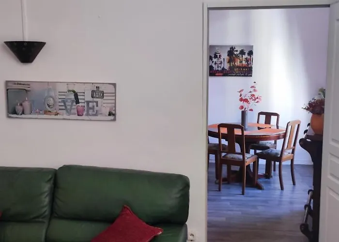 Au Quatre, 2em Etage Centre Historique Дом отдыха